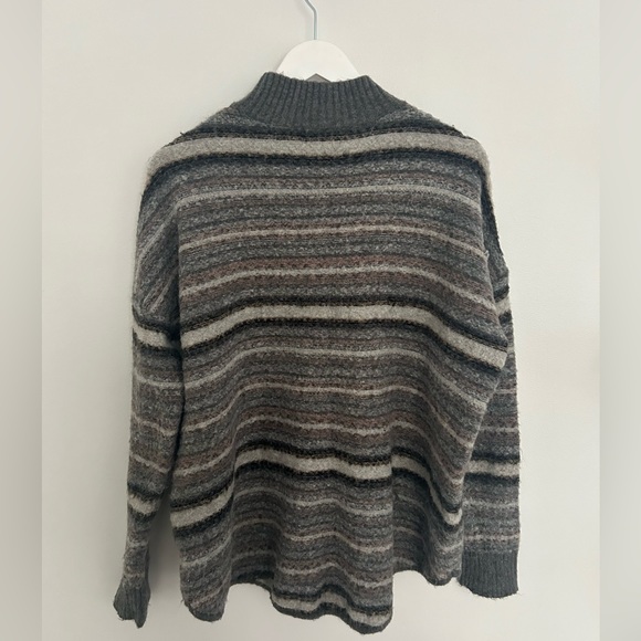 american eagle sweater - Picture 2 of 3